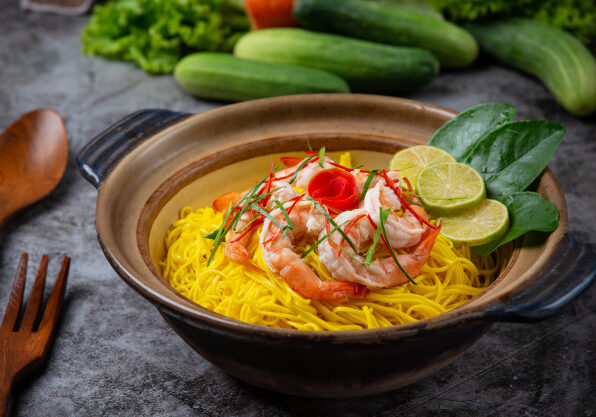 northern-thai-food-khao-soi-shrimp-spicy-noodles-decorated-with-ingredients_1150-22860