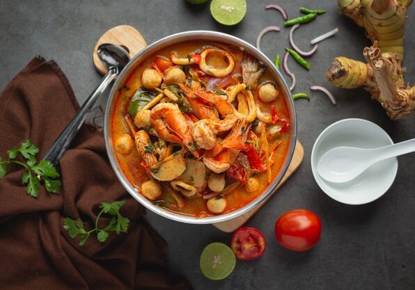 thai-food-tom-yum-seafood-seafood-spicy-soup_1150-38147
